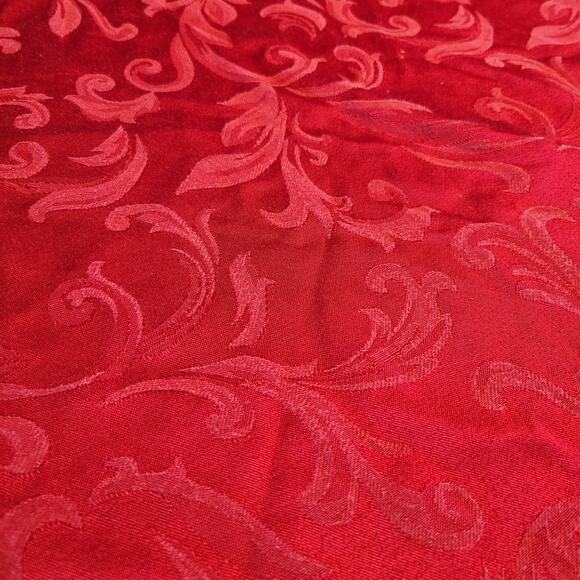 Red Damask Round Tablecloth 70" Floral Scroll Pattern Elegant Dining Décor - Picture 5 of 11